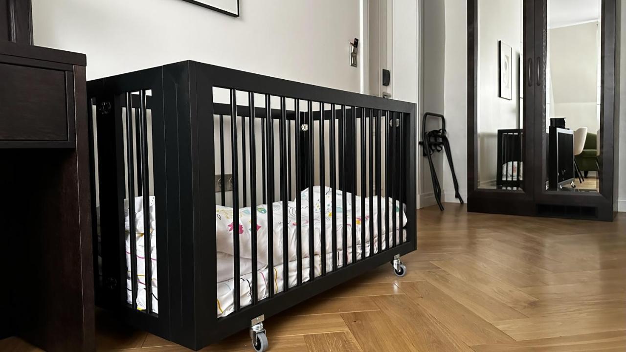 Family Room,1467041930:JPEG